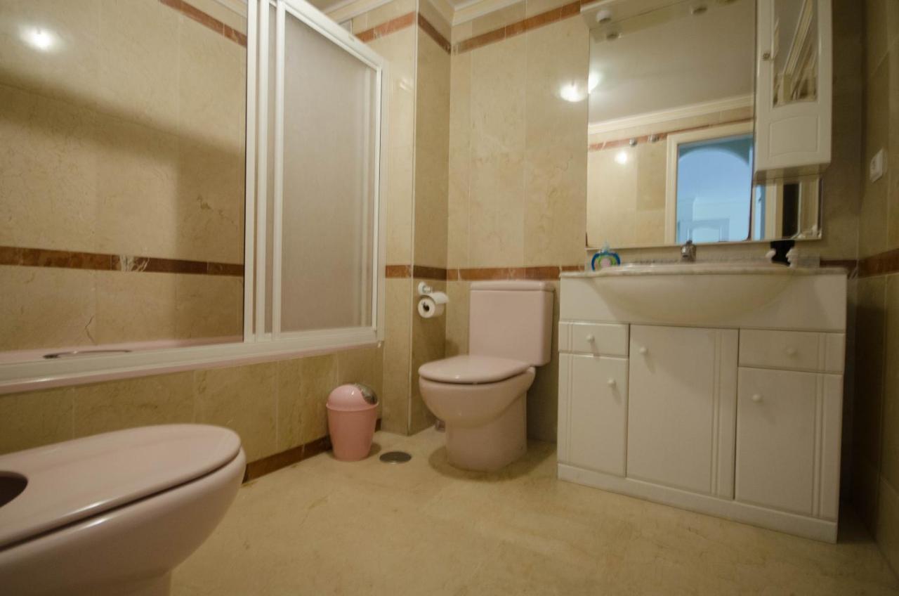 Aparment Neptuno- Located On The Promenade A Few Metres From The Beach. Estepona Exterior foto