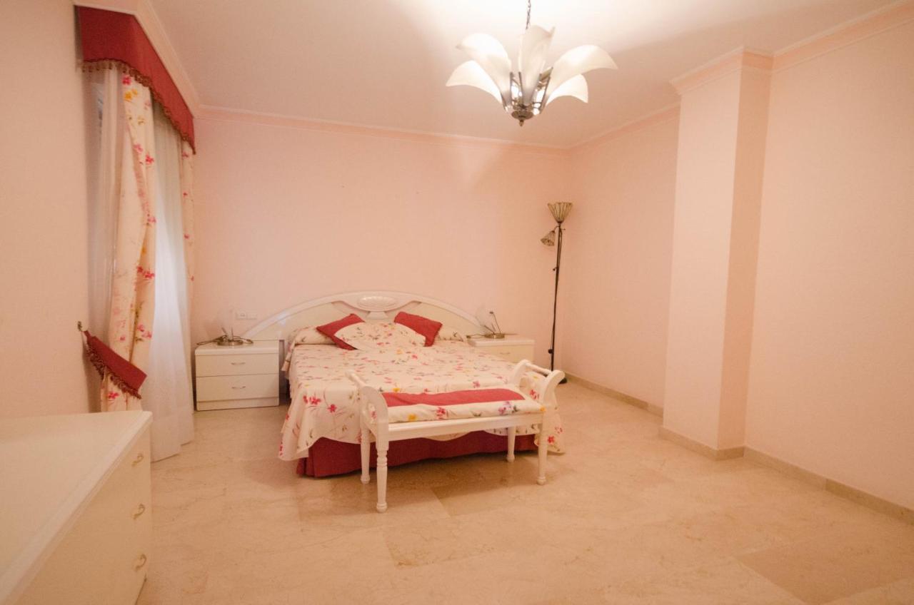 Aparment Neptuno- Located On The Promenade A Few Metres From The Beach. Estepona Exterior foto