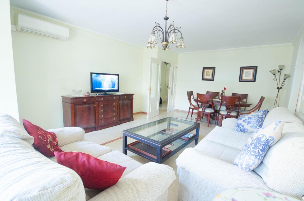 Aparment Neptuno- Located On The Promenade A Few Metres From The Beach. Estepona Exterior foto