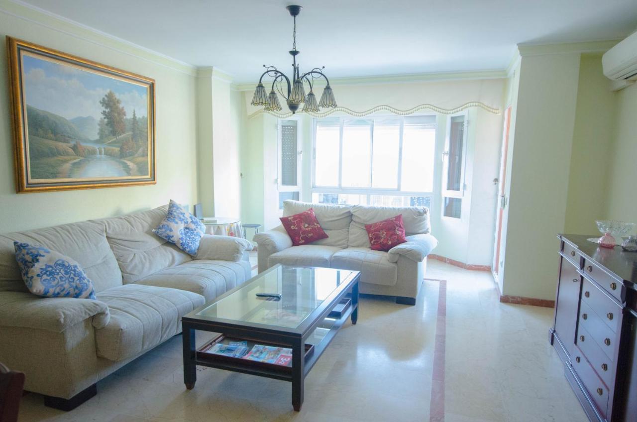 Aparment Neptuno- Located On The Promenade A Few Metres From The Beach. Estepona Exterior foto